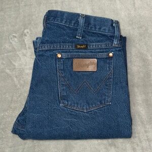 Wrangler Men's Deep Blue Relaxed Jeans 35x34